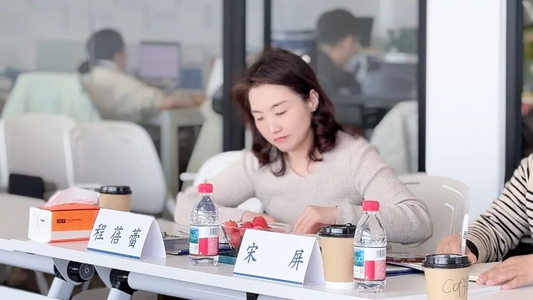 NEW | 人社局领导莅临云锐科技参访指导 NEW | 人社局领导莅临云锐科技参访指导